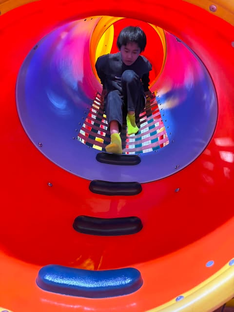 遊ぶ子ども
